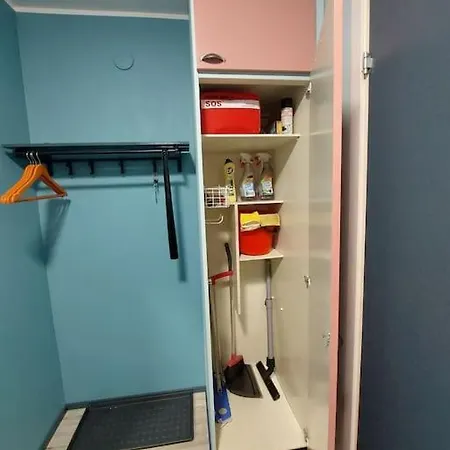 Apartment Spacious With Balcony Long